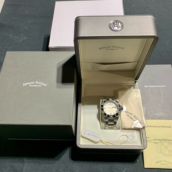 Armand Nicolet JS9 Automatic Diver Watch Stainless - Picture 5 of 12